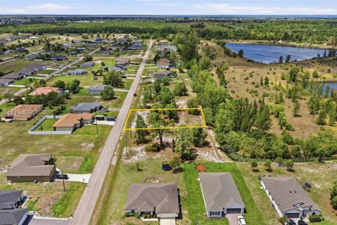 Купить земельный участок в Кейп-Корал, Флорида № 2060922 - фото 8