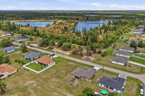 Земельный участок в Кейп-Корал, Флорида № 2060922