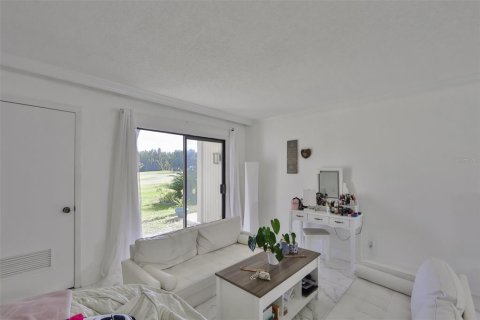 Condo in Wesley Chapel, Florida, 3 bedrooms  № 1376647 - photo 21