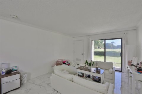 Condo in Wesley Chapel, Florida, 3 bedrooms  № 1376647 - photo 20