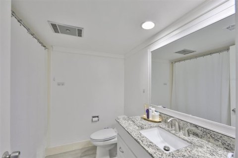 Condo in Wesley Chapel, Florida, 3 bedrooms  № 1376647 - photo 17