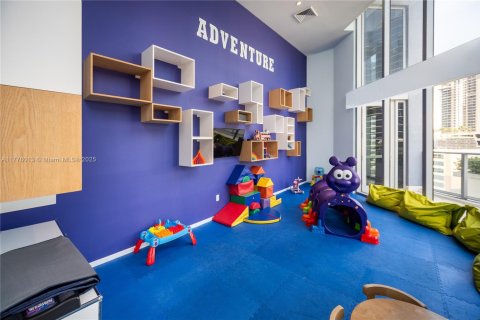 Condo in Miami, Florida, 2 bedrooms № 1978646 - photo 25