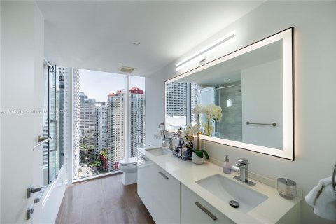 Condo in Miami, Florida, 2 bedrooms № 1978646 - photo 13