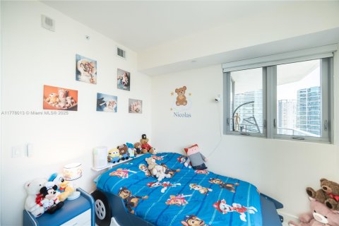 Condo in Miami, Florida, 2 bedrooms № 1978646 - photo 9