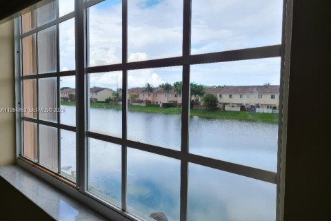 Copropriété à louer à Miami, Floride: 2 chambres, 88.26 m2 № 2024345 - photo 15