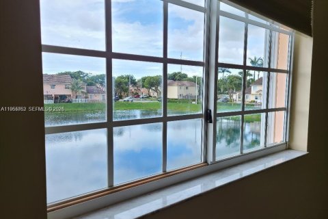 Copropriété à louer à Miami, Floride: 2 chambres, 88.26 m2 № 2024345 - photo 14