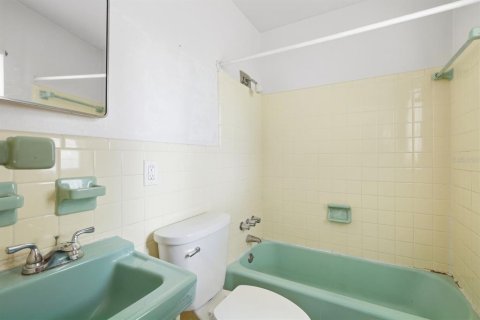 Immobilier commercial à vendre à Clearwater, Floride: 2 chambres, 93.55 m2 № 2387739 - photo 18