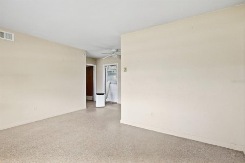 Immobilier commercial à vendre à Clearwater, Floride: 2 chambres, 93.55 m2 № 2387739 - photo 14