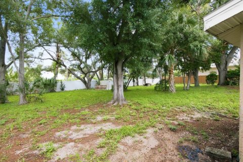 Immobilier commercial à vendre à Clearwater, Floride: 2 chambres, 93.55 m2 № 2387739 - photo 21
