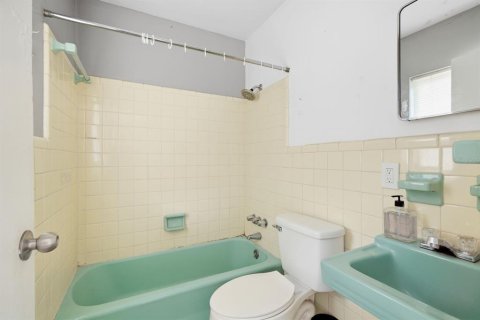 Immobilier commercial à vendre à Clearwater, Floride: 2 chambres, 93.55 m2 № 2387739 - photo 10