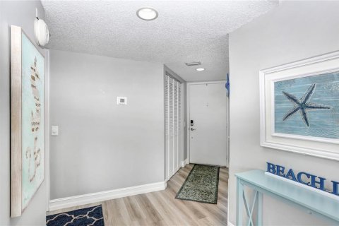 Condominio en alquiler en Saint Petersburg, Florida, 2 dormitorios, 97.55 m2 № 2196731 - foto 5