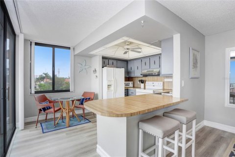 Condominio en alquiler en Saint Petersburg, Florida, 2 dormitorios, 97.55 m2 № 2196731 - foto 11
