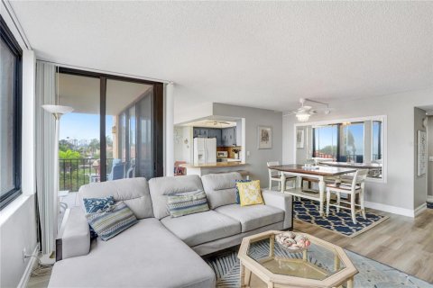 Condominio en alquiler en Saint Petersburg, Florida, 2 dormitorios, 97.55 m2 № 2196731 - foto 8