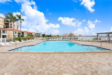 Condominio en alquiler en Saint Petersburg, Florida, 2 dormitorios, 97.55 m2 № 2196731 - foto 26