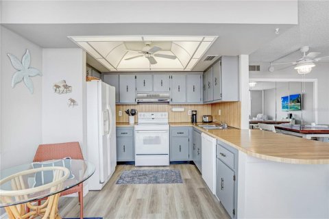 Condominio en alquiler en Saint Petersburg, Florida, 2 dormitorios, 97.55 m2 № 2196731 - foto 12