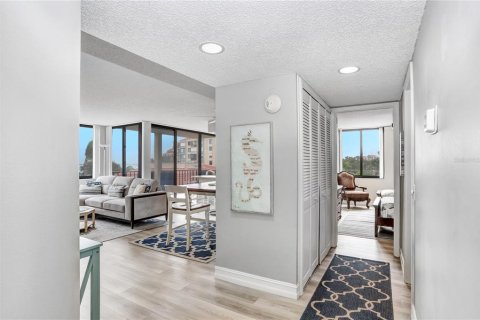 Condominio en alquiler en Saint Petersburg, Florida, 2 dormitorios, 97.55 m2 № 2196731 - foto 4