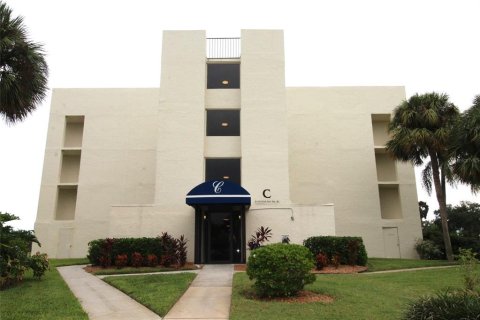 Condominio en alquiler en Bradenton, Florida, 2 dormitorios, 109.44 m2 № 1686776 - foto 1