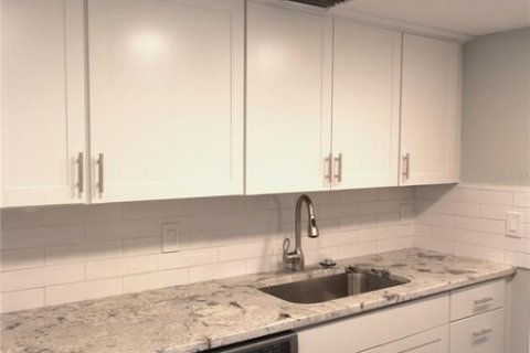 Condominio en alquiler en Bradenton, Florida, 2 dormitorios, 109.44 m2 № 1686776 - foto 3