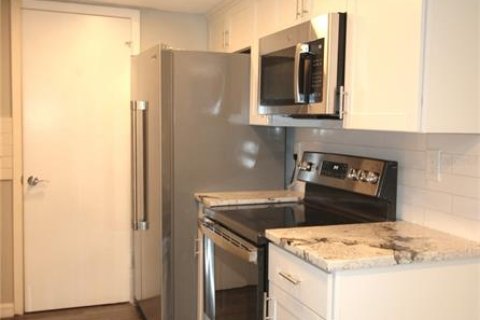 Condominio en alquiler en Bradenton, Florida, 2 dormitorios, 109.44 m2 № 1686776 - foto 2