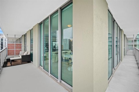 Купить кондоминиум в Майами, Флорида 2 спальни, 102.1м2, № 2035568 - фото 19