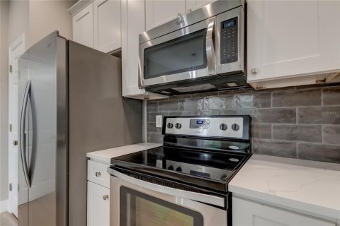 Adosado en alquiler en Tampa, Florida, 2 dormitorios, 156.35 m2 № 1903432 - foto 7