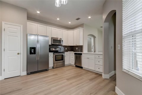 Adosado en alquiler en Tampa, Florida, 2 dormitorios, 156.35 m2 № 1903432 - foto 2