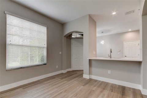 Adosado en alquiler en Tampa, Florida, 2 dormitorios, 156.35 m2 № 1903432 - foto 12
