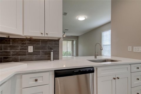 Adosado en alquiler en Tampa, Florida, 2 dormitorios, 156.35 m2 № 1903432 - foto 9