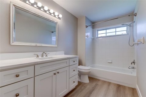 Adosado en alquiler en Tampa, Florida, 2 dormitorios, 156.35 m2 № 1903432 - foto 28