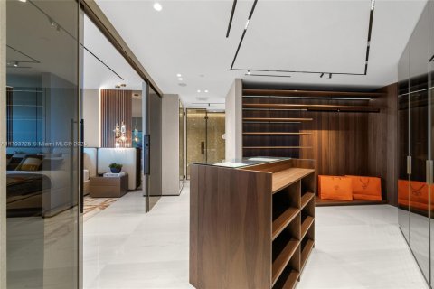 Copropriété à vendre à Miami, Floride: 4 chambres, 415.27 m2 № 1985279 - photo 27