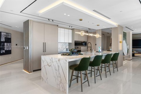 Copropriété à vendre à Miami, Floride: 4 chambres, 415.27 m2 № 1985279 - photo 8