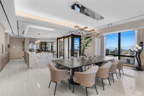 Copropriété à vendre à Miami, Floride: 4 chambres, 415.27 m2 № 1985279 - photo 19