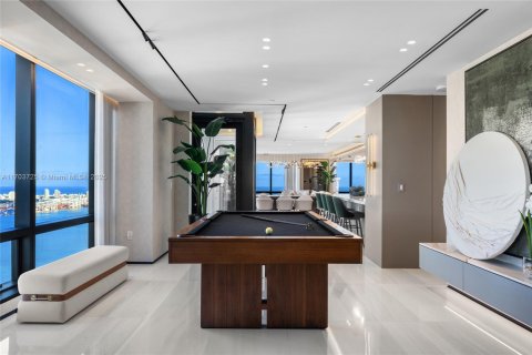 Copropriété à vendre à Miami, Floride: 4 chambres, 415.27 m2 № 1985279 - photo 12