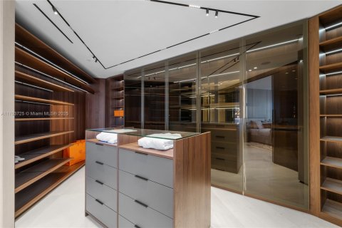 Copropriété à vendre à Miami, Floride: 4 chambres, 415.27 m2 № 1985279 - photo 28