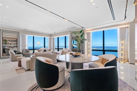 Copropriété à vendre à Miami, Floride: 4 chambres, 415.27 m2 № 1985279 - photo 21