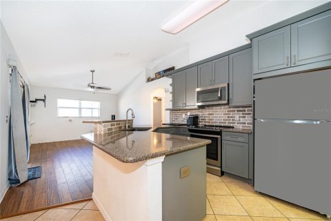 Villa ou maison à louer à Deltona, Floride: 3 chambres, 132.66 m2 № 2425571 - photo 11