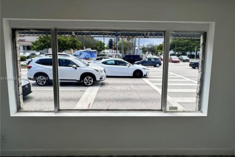 Propiedad comercial en venta en Fort Lauderdale, Florida № 1893403 - foto 26