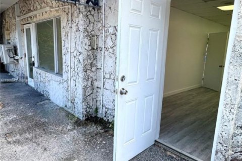 Propiedad comercial en venta en Fort Lauderdale, Florida № 1893403 - foto 23