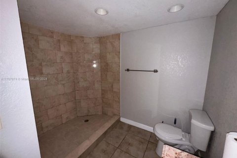Condo in Lauderhill, Florida, 2 bedrooms  № 1460441 - photo 11