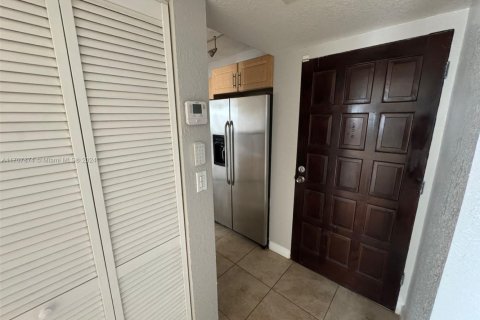 Condo in Lauderhill, Florida, 2 bedrooms  № 1460441 - photo 17