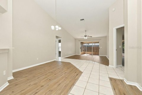 Villa ou maison à louer à Valrico, Floride: 3 chambres, 149.67 m2 № 2420444 - photo 4