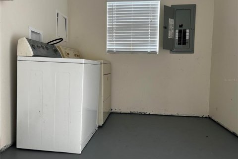 Casa en venta en Tampa, Florida, 4 dormitorios, 120.77 m2 № 1917088 - foto 16