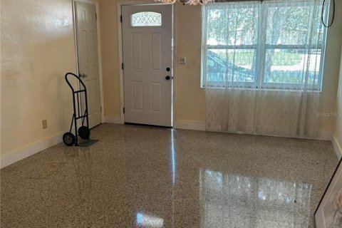 Casa en venta en Tampa, Florida, 4 dormitorios, 120.77 m2 № 1917088 - foto 5