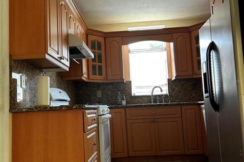 Casa en venta en Tampa, Florida, 4 dormitorios, 120.77 m2 № 1917088 - foto 13