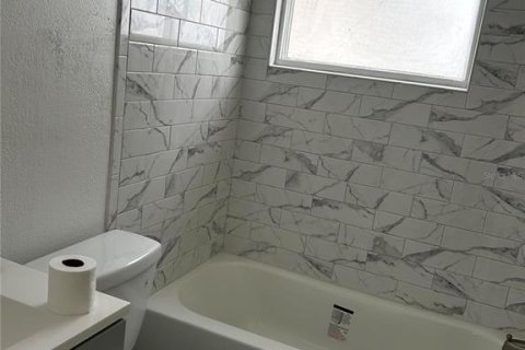 Casa en venta en Tampa, Florida, 4 dormitorios, 120.77 m2 № 1917088 - foto 10