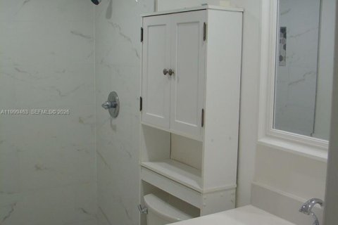 Condo in Hialeah, Florida, 2 bedrooms  № 2064304 - photo 3
