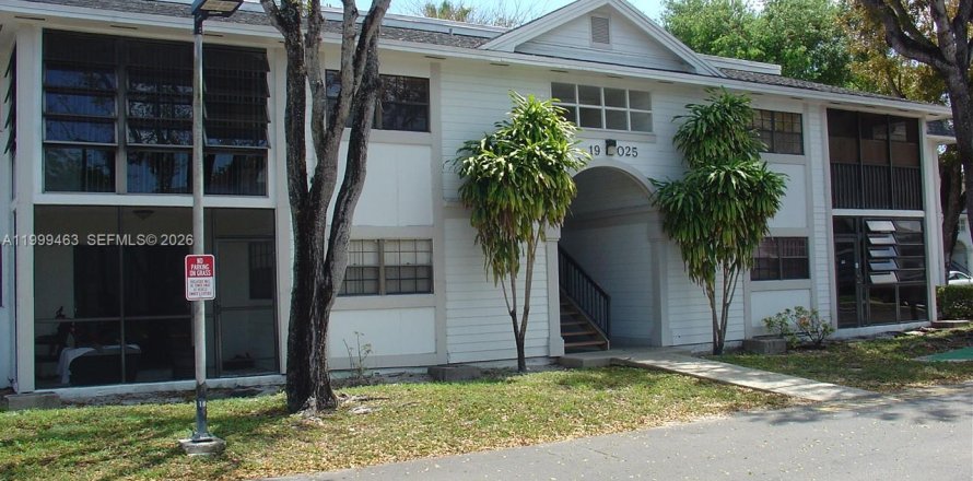 Condo in Hialeah, Florida, 2 bedrooms  № 2064304