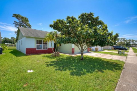 Villa ou maison à Kissimmee, Floride 4 chambres, 136.01 m2 № 2410601