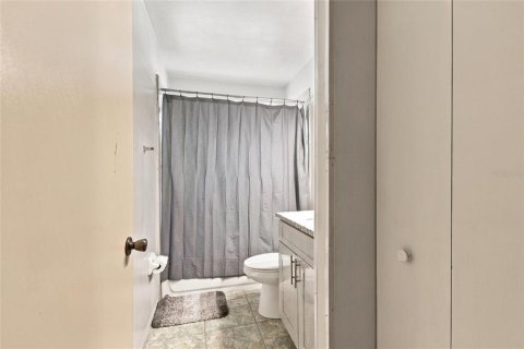 Villa ou maison à vendre à Kissimmee, Floride: 4 chambres, 136.01 m2 № 2410601 - photo 21