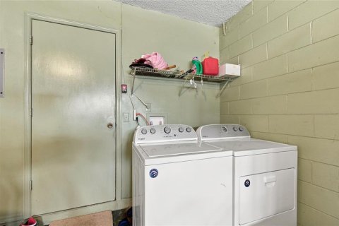 Villa ou maison à vendre à Kissimmee, Floride: 4 chambres, 136.01 m2 № 2410601 - photo 30